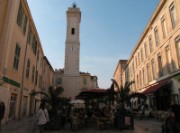2007_04_18_023_provence_nimes_place_aux_herbes