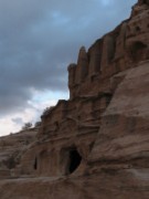 2008_10_28_241_jordanie_petra_le_tombeau_aux_obelisques