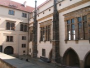 2009_04_20_032_prague_ancien_palais_royal