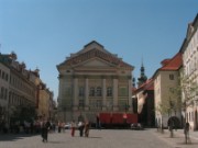 2009_04_21_037_prague_theatre_des_etats